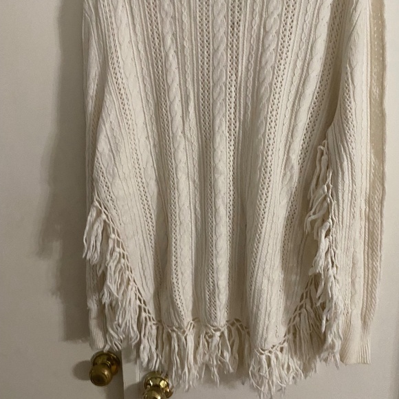 Love Same Fringe Sweater Size Large - Picture 5 of 6
